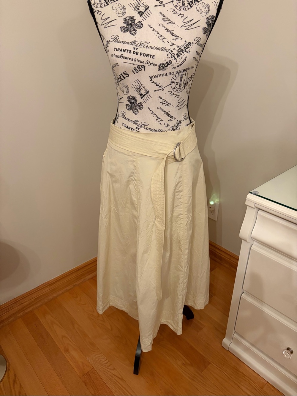 Veronica Beard Cream A-Line Midi Skirt with D-Ring Belt